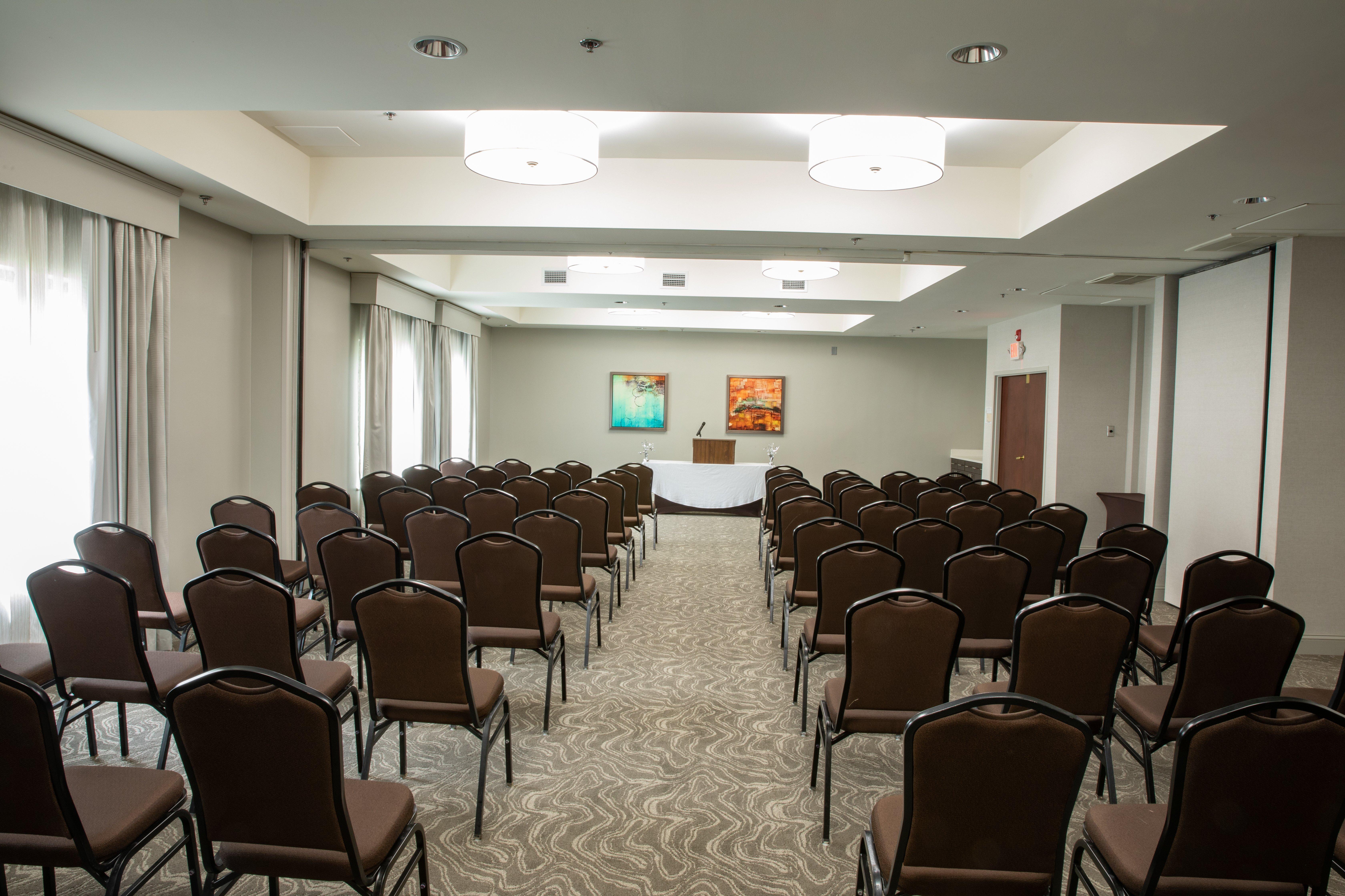 Holiday Inn & Suites Raleigh Cary By Ihg Exterior photo