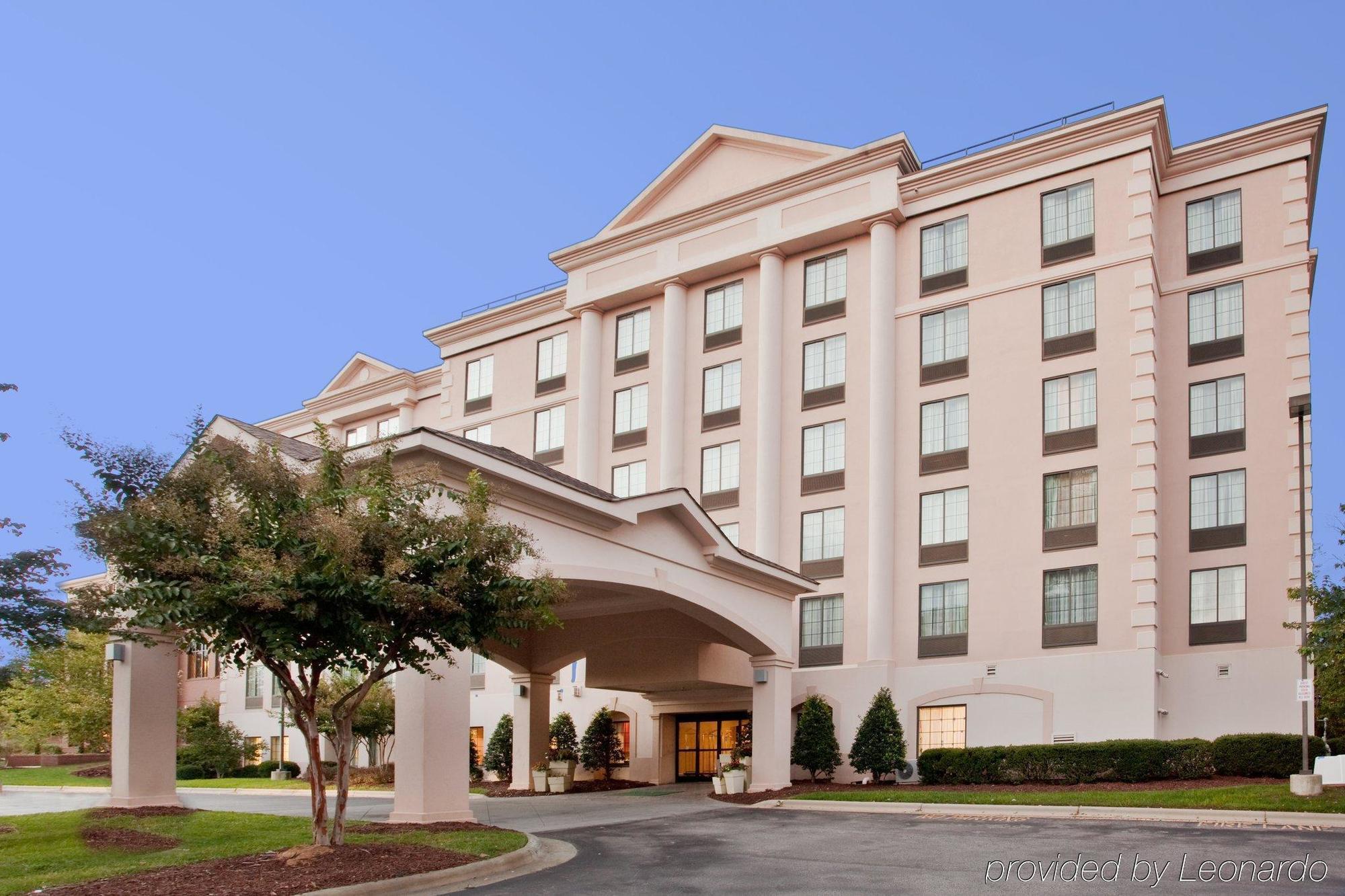 Holiday Inn & Suites Raleigh Cary By Ihg Exterior photo
