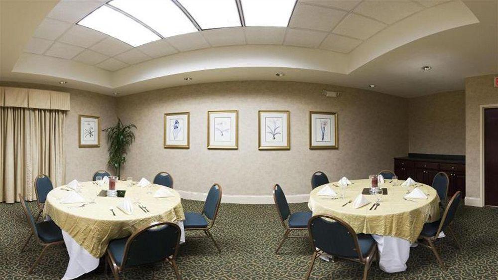 Holiday Inn & Suites Raleigh Cary By Ihg Exterior photo